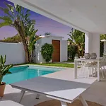 Casa Blanca *