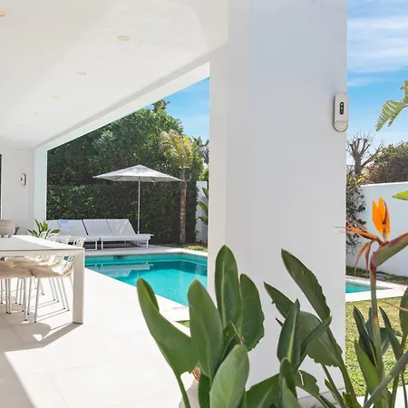 Beachfront Casa Blanca Ref #31 Marbella
