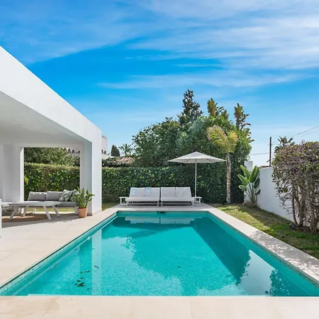 Beachfront Casa Blanca Ref #31 Holiday home Marbella