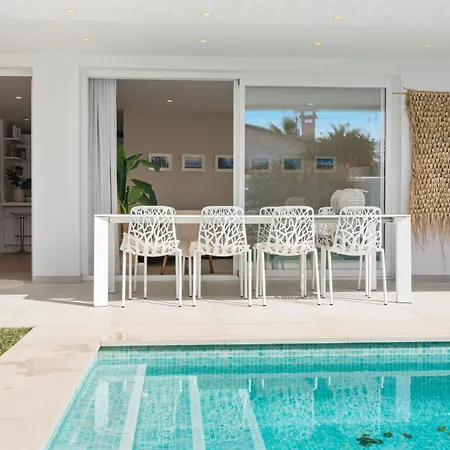 Beachfront Casa Blanca Ref #31