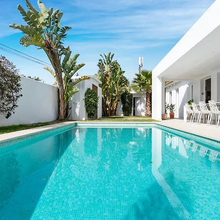Beachfront Casa Blanca Ref #31 * Marbella