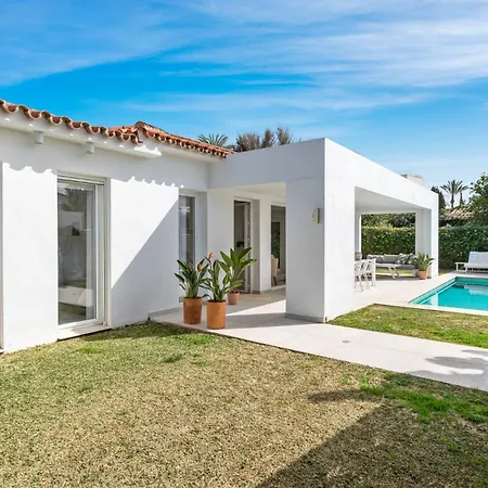 Beachfront Casa Blanca Ref #31 Holiday home *